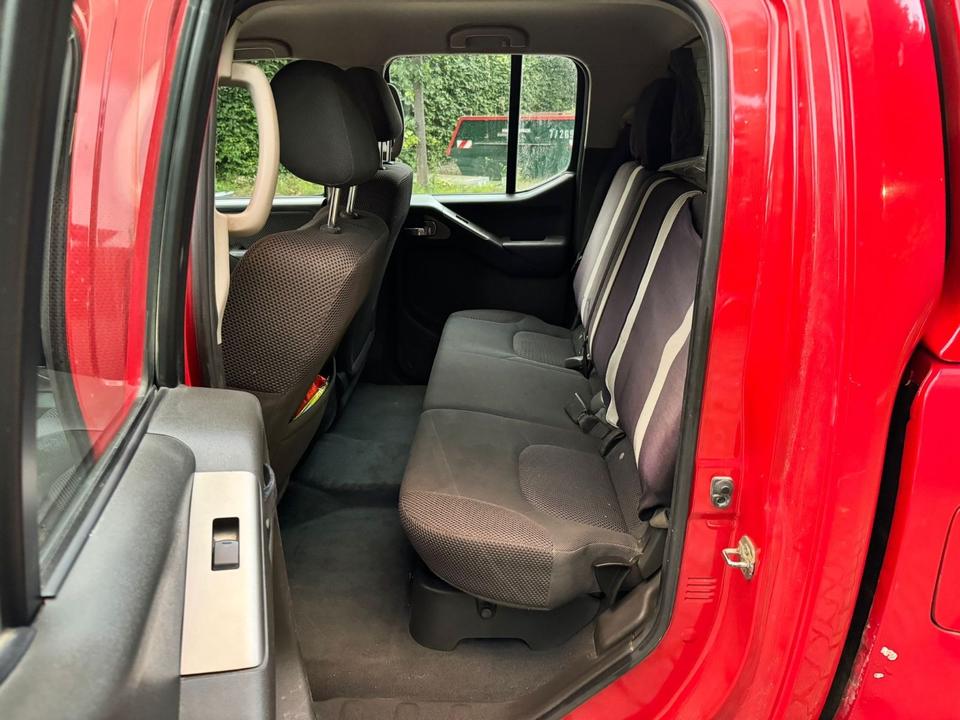 Nissan Navara 2.5 dCi 4x4 пробіг: 298000 рік: Juli 2008 Diesel потужність:171 PS коробка: Manuell ціна: 5900 - Фото 15