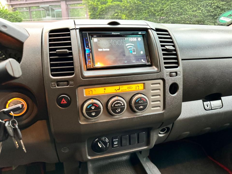 Nissan Navara 2.5 dCi 4x4 пробіг: 298000 рік: Juli 2008 Diesel потужність:171 PS коробка: Manuell ціна: 5900 - Фото 16