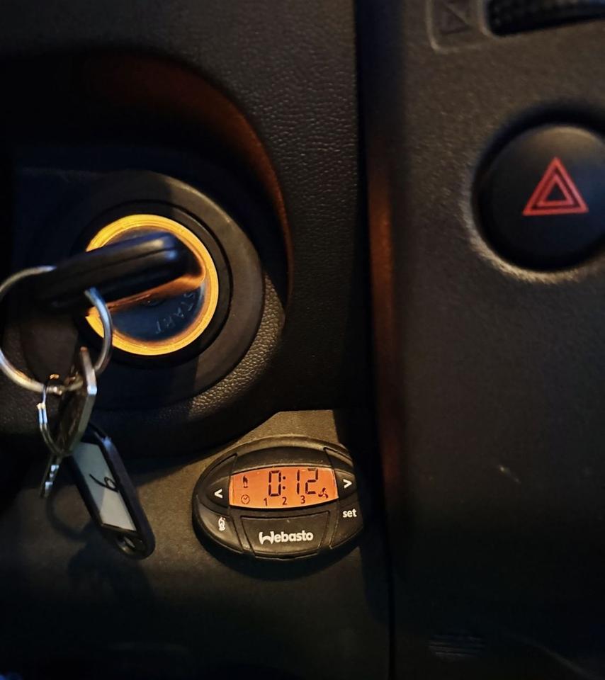 Nissan Navara Pickup Dop-Kabine 4X4 Automatik пробіг: 248000 рік: Mai 2008 Diesel потужність:174 PS коробка: Automatik ціна: 5500 - Фото 14