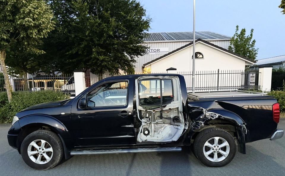 Nissan Navara Pickup Dop-Kabine 4X4 Automatik пробіг: 248000 рік: Mai 2008 Diesel потужність:174 PS коробка: Automatik ціна: 5500 - Фото 5