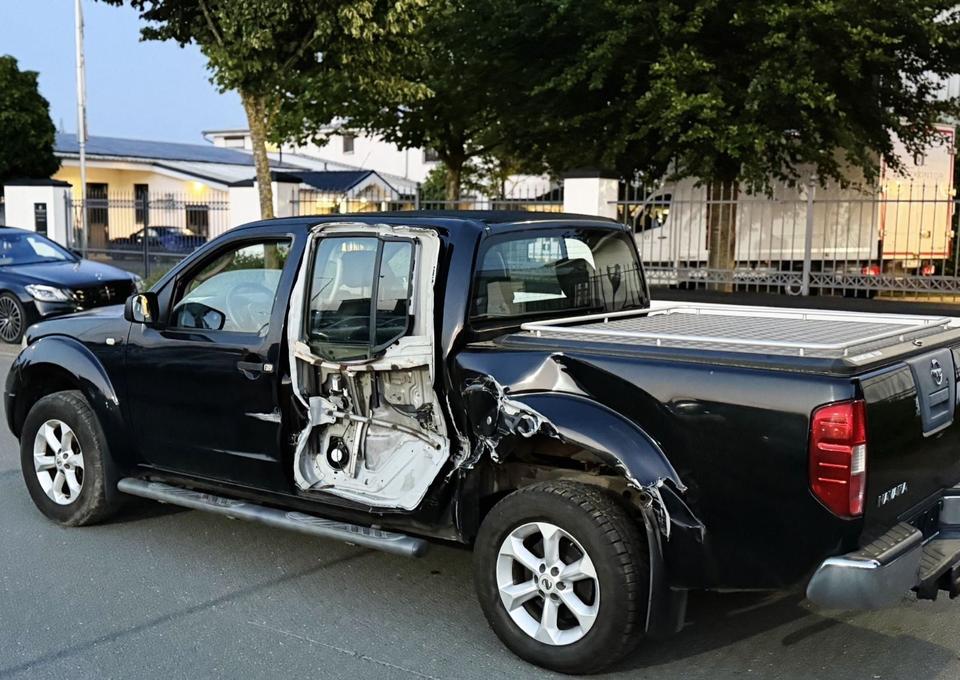 Nissan Navara Pickup Dop-Kabine 4X4 Automatik пробіг: 248000 рік: Mai 2008 Diesel потужність:174 PS коробка: Automatik ціна: 5500 - Фото 8