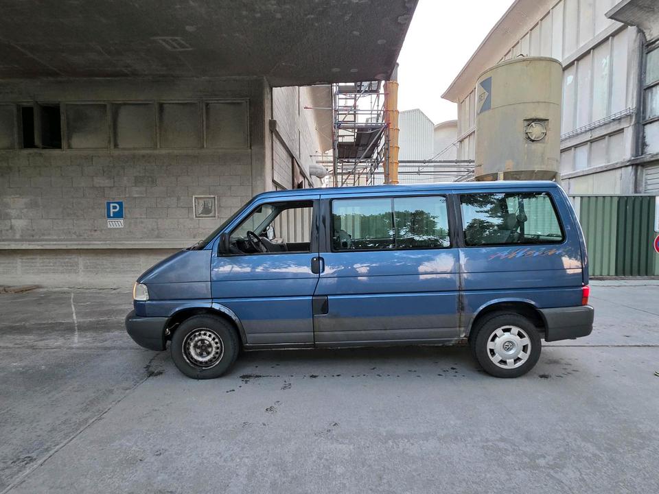 VW T4 MULTIVAN 2.5 TDI KLIMAANLAGE ALLSTAR пробіг: 510000 рік: Mai 1999 Diesel потужність:102 PS коробка: Manuell ціна: 3200 - Фото 2
