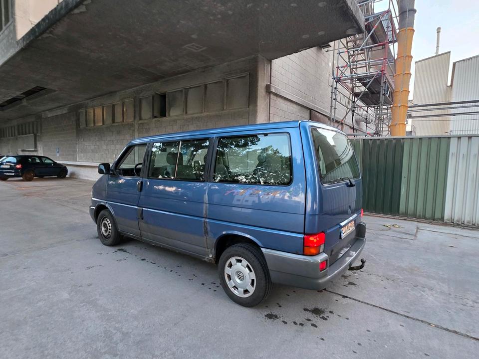 VW T4 MULTIVAN 2.5 TDI KLIMAANLAGE ALLSTAR пробіг: 510000 рік: Mai 1999 Diesel потужність:102 PS коробка: Manuell ціна: 3200 - Фото 3