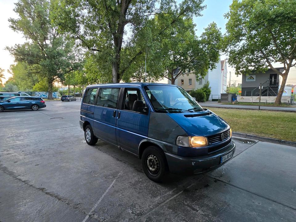 VW T4 MULTIVAN 2.5 TDI KLIMAANLAGE ALLSTAR пробіг: 510000 рік: Mai 1999 Diesel потужність:102 PS коробка: Manuell ціна: 3200 - Фото 5