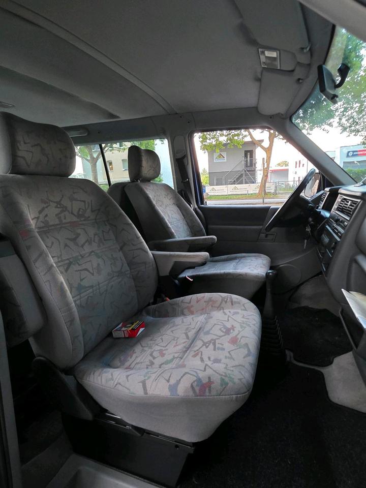 VW T4 MULTIVAN 2.5 TDI KLIMAANLAGE ALLSTAR пробіг: 510000 рік: Mai 1999 Diesel потужність:102 PS коробка: Manuell ціна: 3200 - Фото 7