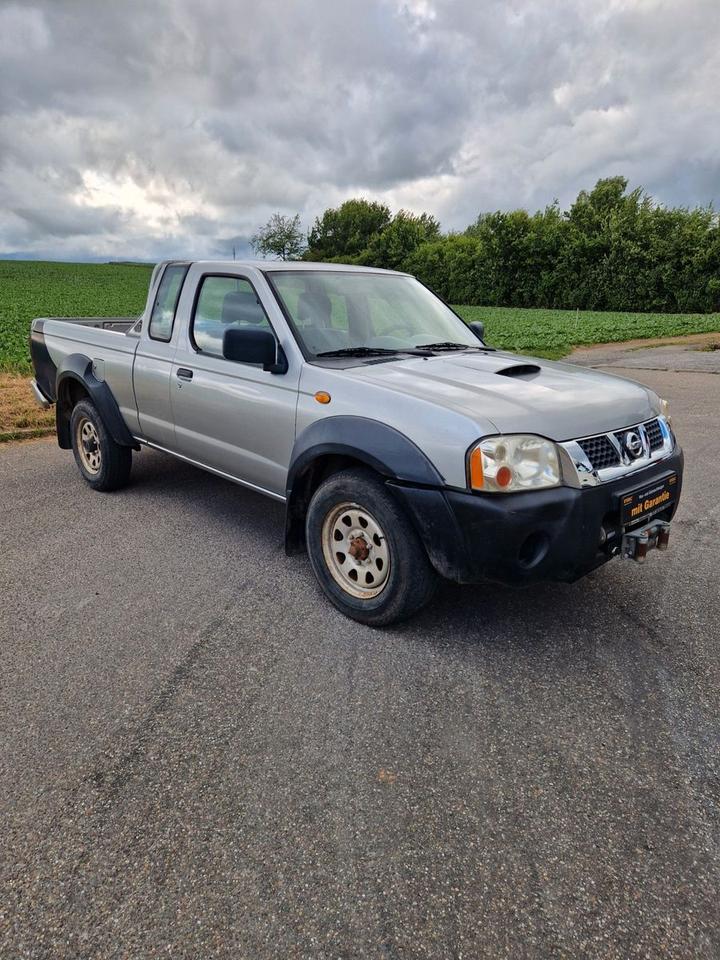 Nissan Pickup King Cab Profi 4X4 пробіг: 121000 рік: August 2004 Diesel потужність:133 PS коробка: Manuell ціна: 4760 - Фото 1