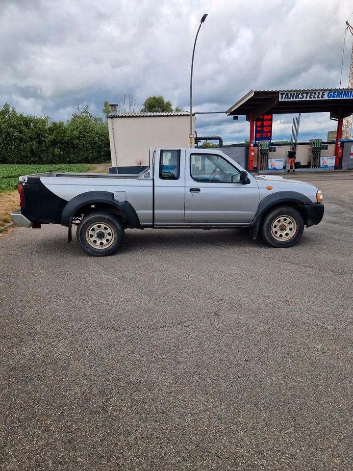 Nissan Pickup King Cab Profi 4X4 пробіг: 121000 рік: August 2004 Diesel потужність:133 PS коробка: Manuell ціна: 4760 - Фото 10