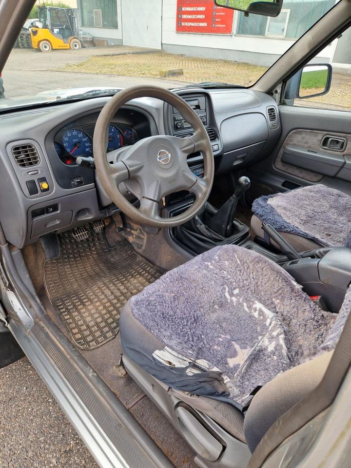 Nissan Pickup King Cab Profi 4X4 пробіг: 121000 рік: August 2004 Diesel потужність:133 PS коробка: Manuell ціна: 4760 - Фото 11