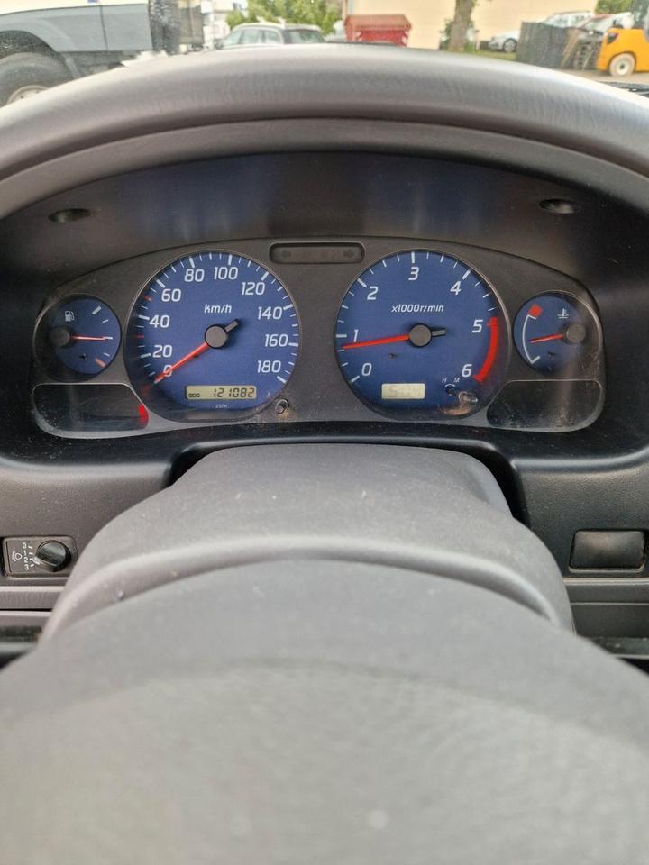 Nissan Pickup King Cab Profi 4X4 пробіг: 121000 рік: August 2004 Diesel потужність:133 PS коробка: Manuell ціна: 4760 - Фото 13