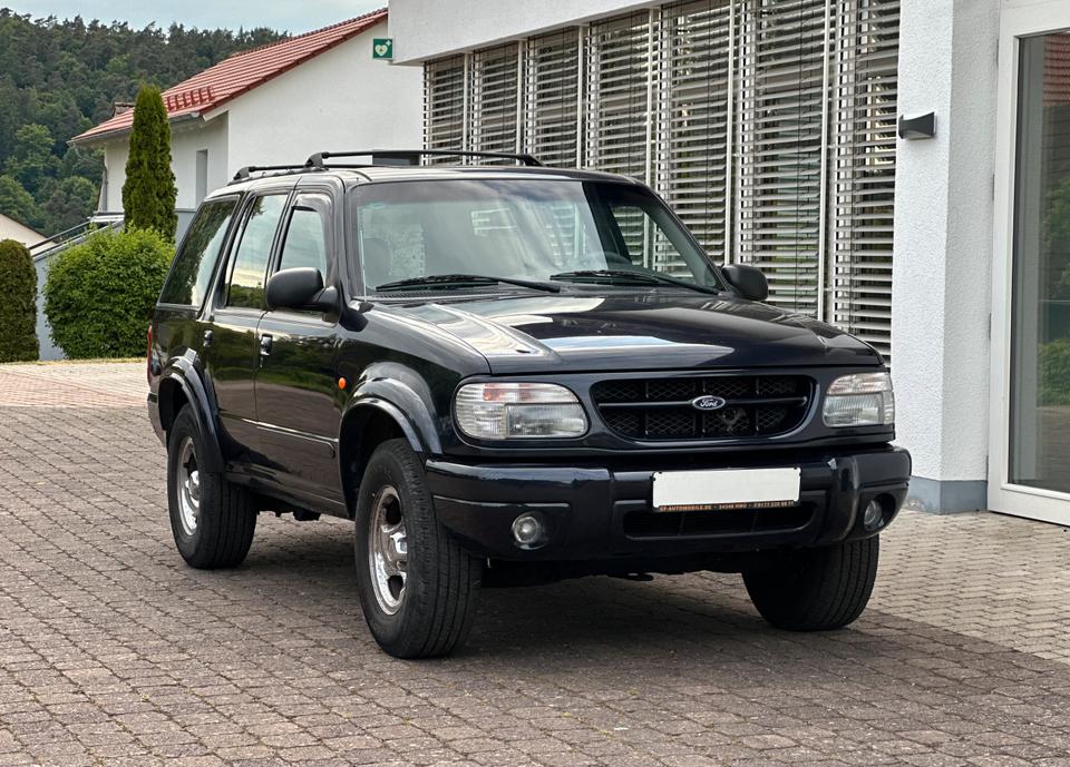 Ford Explorer 4.0L V6 пробіг: 141533 рік: Februar 2001 Benzin потужність:204 PS коробка: Automatik ціна: 5390 - Фото 1