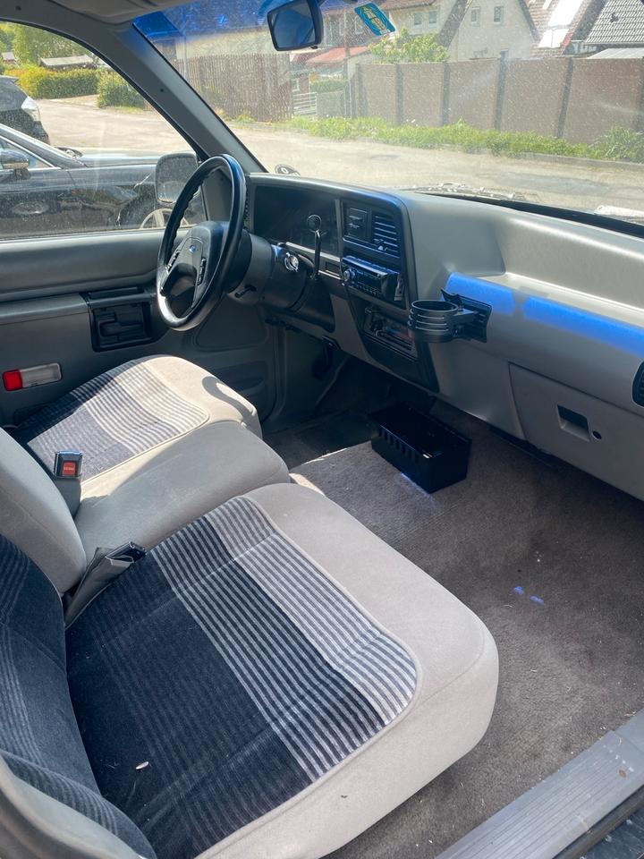 Купити вживане авто з Європи для військових Ford Explorer USA 4x4 1991,  Benzin ціна: 2135 коробка: Automatik - Фото 2