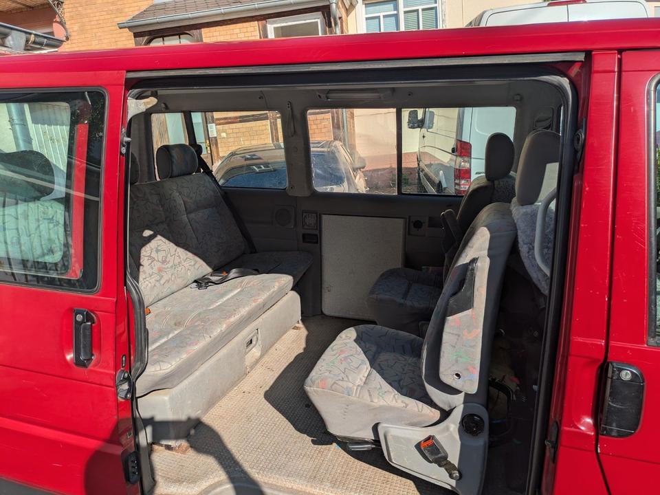 Volkswagen T4 Multivan пробіг: 502000 рік: August 1996 Diesel потужність:102 PS коробка: Manuell ціна: 3000 - Фото 2