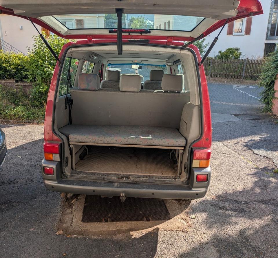 Volkswagen T4 Multivan пробіг: 502000 рік: August 1996 Diesel потужність:102 PS коробка: Manuell ціна: 3000 - Фото 4