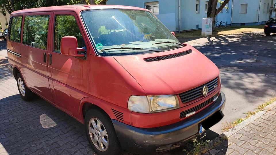 Multivan Allstar   T4 пробіг: 546000 рік: Mai 1996 Diesel потужність:102 PS коробка: Manuell ціна: 2000 - Фото 1