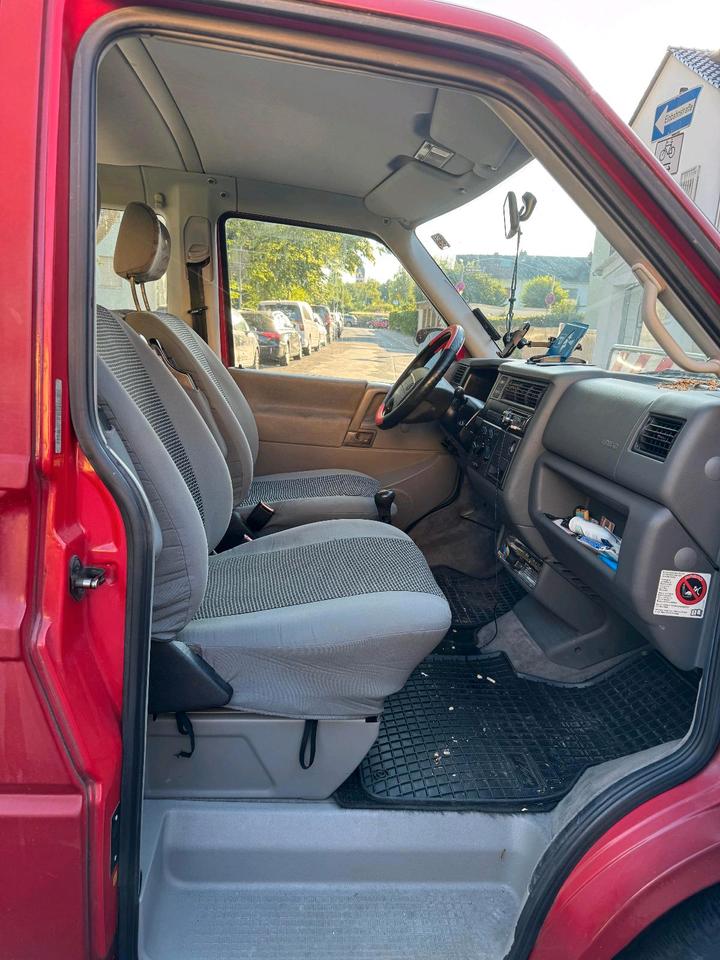 Multivan Allstar   T4 пробіг: 546000 рік: Mai 1996 Diesel потужність:102 PS коробка: Manuell ціна: 2000 - Фото 8