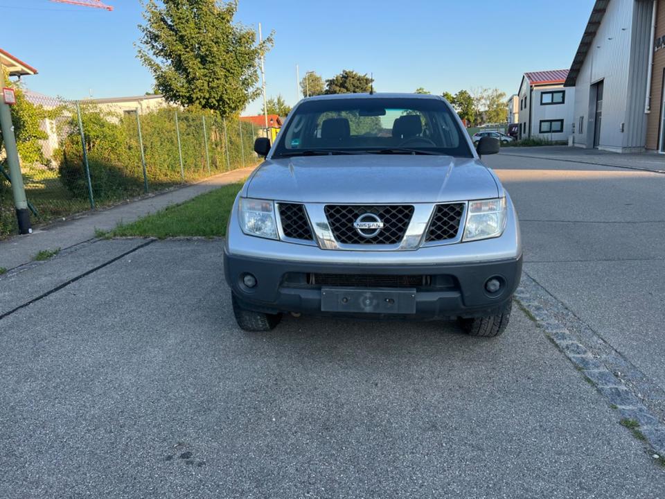 Надійне авто Nissan Navara Pickup 4X4 пробіг: 300000 рік: Dezember 2007 Diesel потужність:171 PS коробка: Manuell ціна: 3500 - Фото 1