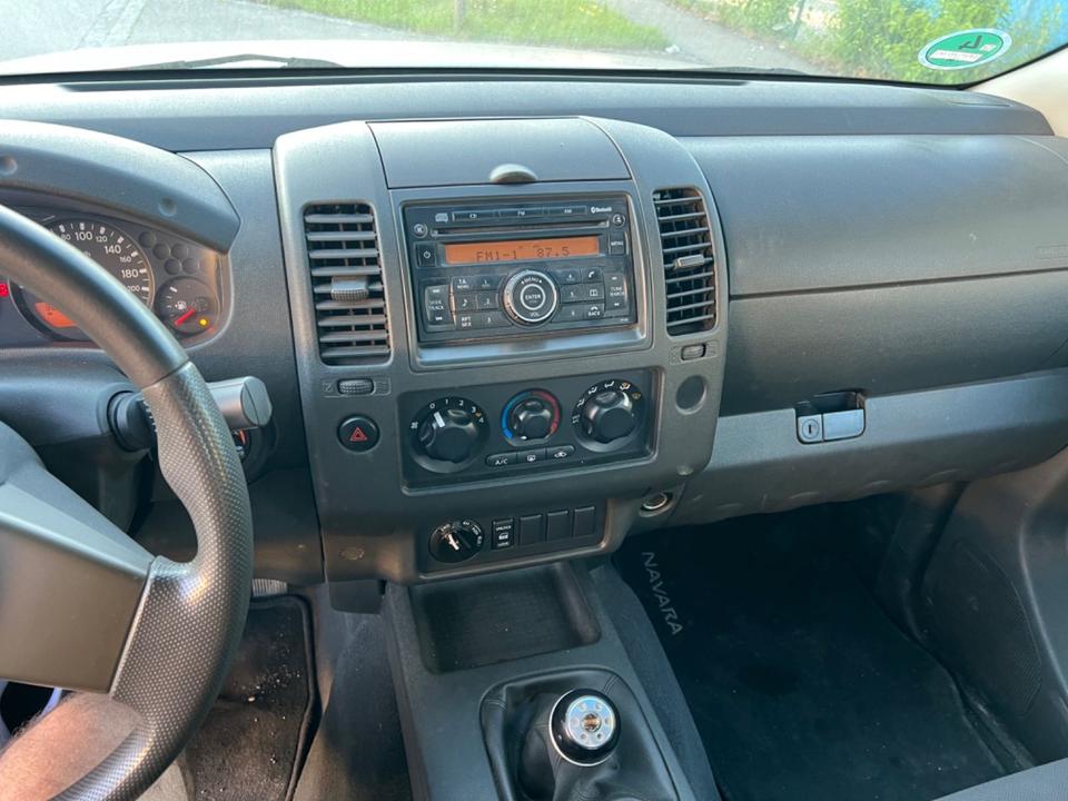 Надійне авто Nissan Navara Pickup 4X4 пробіг: 300000 рік: Dezember 2007 Diesel потужність:171 PS коробка: Manuell ціна: 3500 - Фото 12