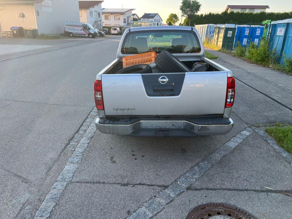 Надійне авто Nissan Navara Pickup 4X4 пробіг: 300000 рік: Dezember 2007 Diesel потужність:171 PS коробка: Manuell ціна: 3500 - Фото 5
