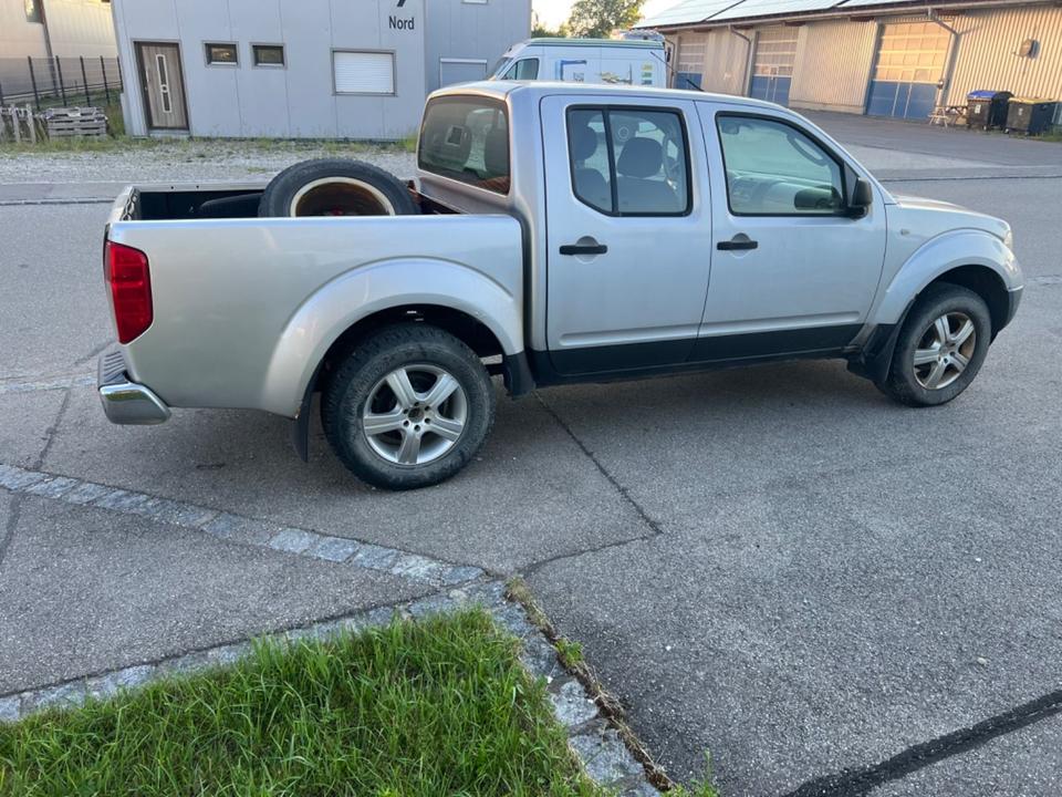 Надійне авто Nissan Navara Pickup 4X4 пробіг: 300000 рік: Dezember 2007 Diesel потужність:171 PS коробка: Manuell ціна: 3500 - Фото 9