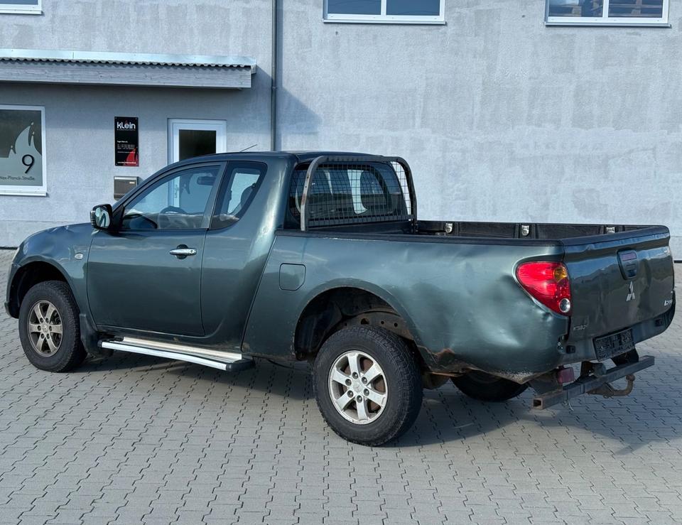 Mitsubishi L200 Pick-Up Club Cab 2.5 D-ID 4WD пробіг: 280000 рік: Mai 2011 Diesel потужність:136 PS коробка: Manuell Juli 2025 ціна: 4800 - Фото 1