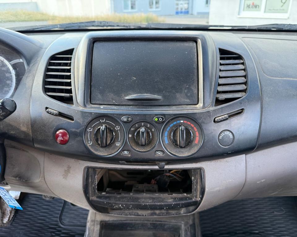 Mitsubishi L200 Pick-Up Club Cab 2.5 D-ID 4WD пробіг: 280000 рік: Mai 2011 Diesel потужність:136 PS коробка: Manuell Juli 2025 ціна: 4800 - Фото 11