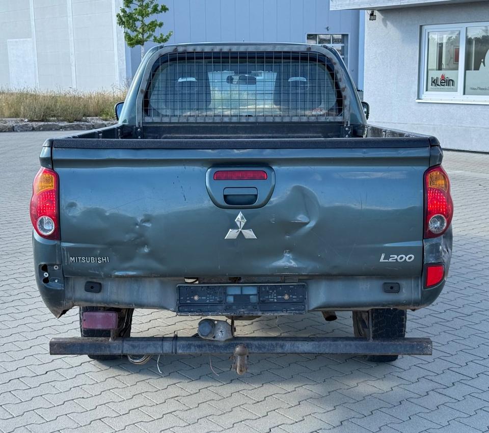 Mitsubishi L200 Pick-Up Club Cab 2.5 D-ID 4WD пробіг: 280000 рік: Mai 2011 Diesel потужність:136 PS коробка: Manuell Juli 2025 ціна: 4800 - Фото 2