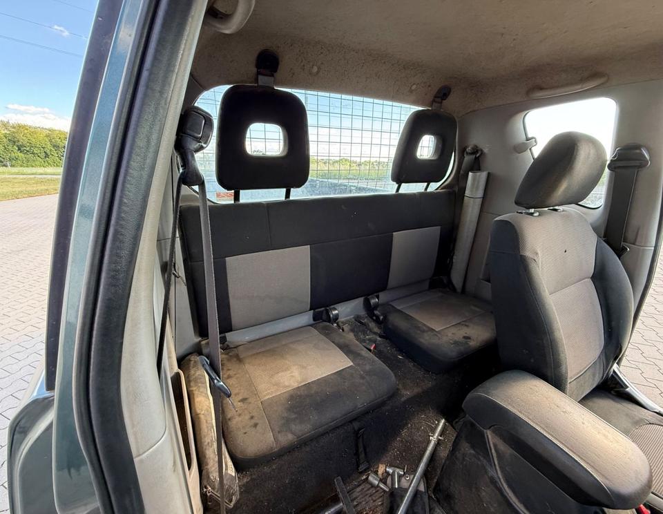 Mitsubishi L200 Pick-Up Club Cab 2.5 D-ID 4WD пробіг: 280000 рік: Mai 2011 Diesel потужність:136 PS коробка: Manuell Juli 2025 ціна: 4800 - Фото 9