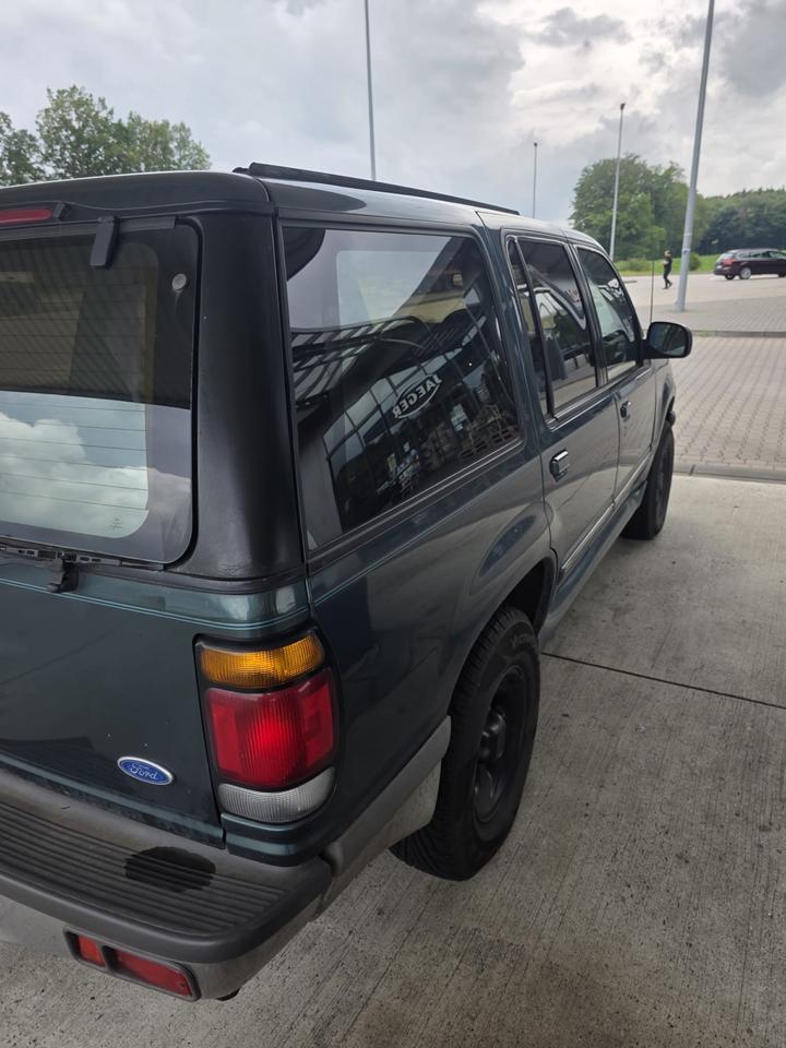 Ford Explorer 4.0L V6 4x4 пробіг: 240000 рік: Juni 1995 Benzin потужність:156 PS коробка: Automatik ціна: 2350 - Фото 9