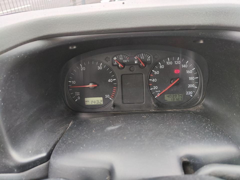 Volkswagen T4 Multivan 2,5 TDI 102 Kw. пробіг: 403974 рік: Februar 1999 Diesel потужність:102 PS коробка: Manuell ціна: 2990 - Фото 11