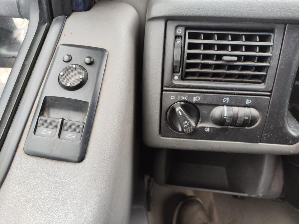 Volkswagen T4 Multivan 2,5 TDI 102 Kw. пробіг: 403974 рік: Februar 1999 Diesel потужність:102 PS коробка: Manuell ціна: 2990 - Фото 13