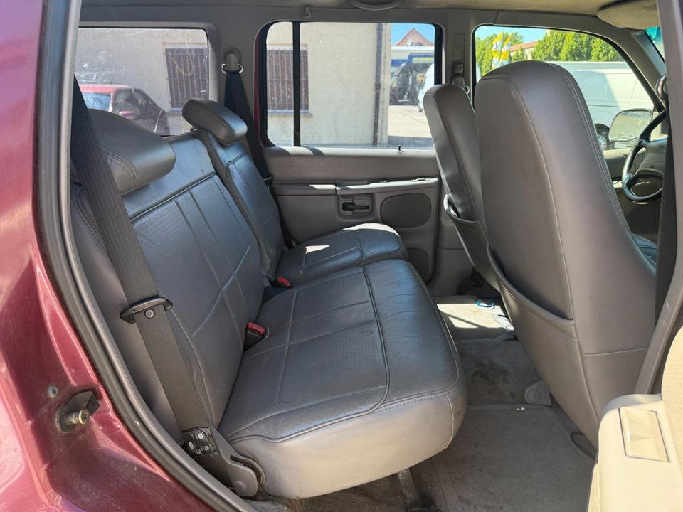 Ford Explorer 4.0 V6 4x4 Automatik Highclass Klima пробіг: 181500 рік: Oktober 1996 Benzin потужність:156 PS коробка: Automatik Januar 2026 ціна: 1550 - Фото 16