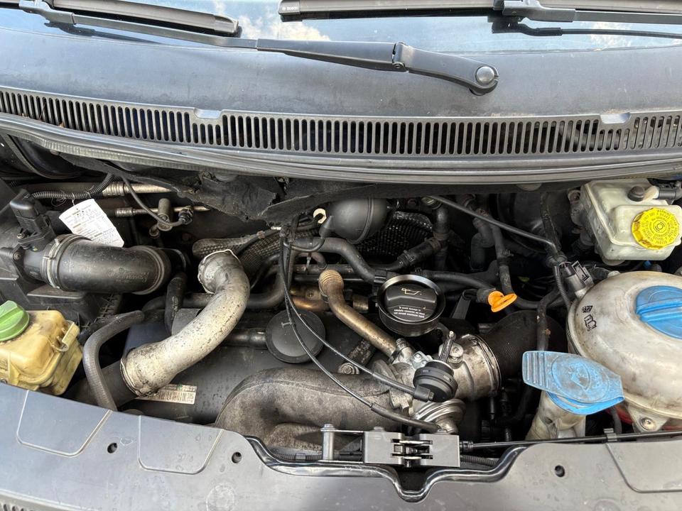 VW T5 Multivan пробіг: 312591 рік: Juni 2004 Diesel потужність:174 PS коробка: Manuell ціна: 2500 - Фото 19