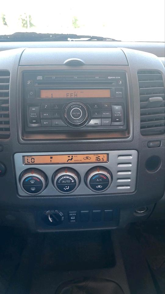 Nissan Navara 2.5 dCi 4x4 пробіг: 249712 рік: Juni 2007 Diesel потужність:170 PS коробка: Manuell ціна: 3950 - Фото 10