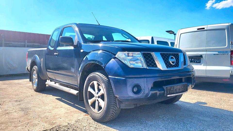 Nissan Navara 2.5 dCi 4x4 пробіг: 249712 рік: Juni 2007 Diesel потужність:170 PS коробка: Manuell ціна: 3950 - Фото 2