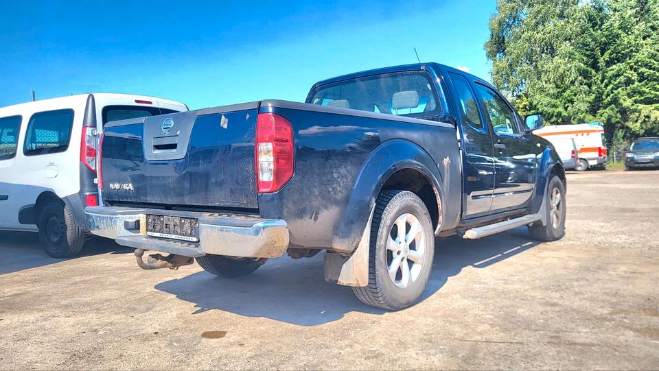 Nissan Navara 2.5 dCi 4x4 пробіг: 249712 рік: Juni 2007 Diesel потужність:170 PS коробка: Manuell ціна: 3950 - Фото 5