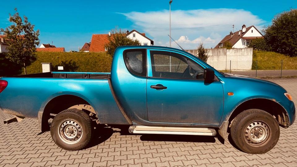 Mitsubishi L200 Allrad 4x4 Aпробіг: 214000 рік: Mai 2007 Diesel потужність:136 PS коробка: Manuell ціна: 3300 - Фото 1