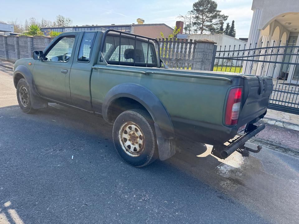 Nissan Navara D22 2.5 4x4 пробіг: 239000 рік: Dezember 2006 Diesel потужність:134 PS коробка: Manuell ціна: 3700 - Фото 3