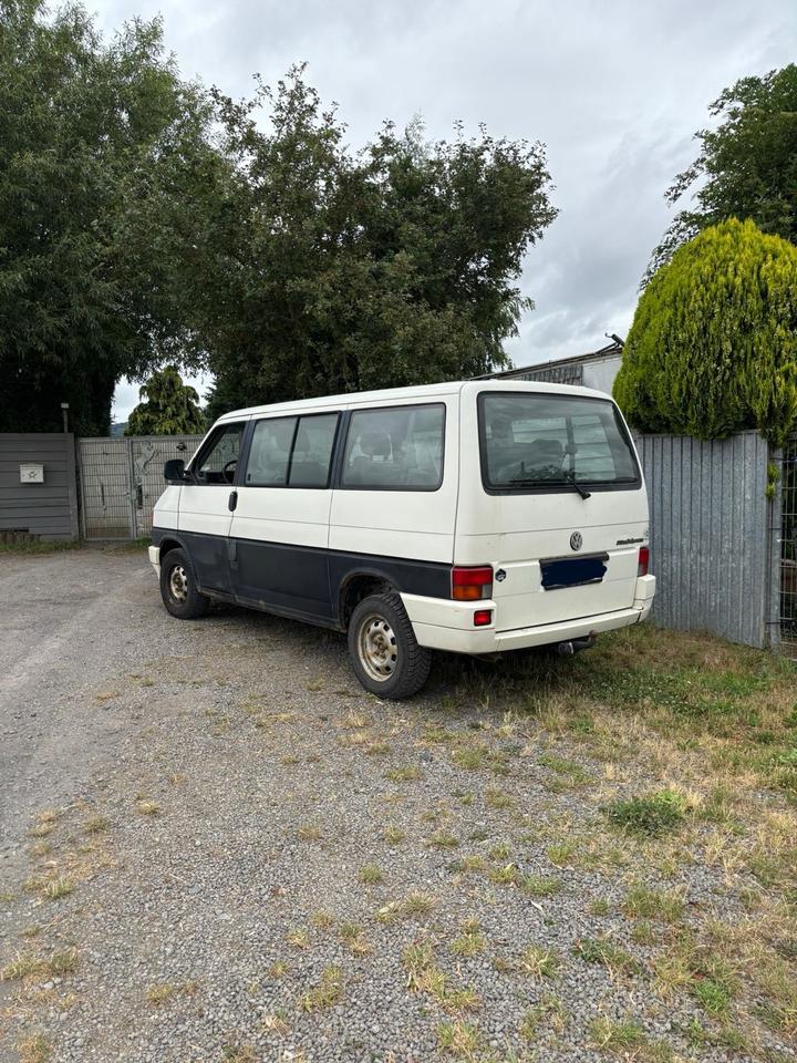 Купити вживаний бус  з Європи VW T4 2,5 Multivan  пробіг: 289000 Diesel потужність:75 PS коробка: Manuell ціна: 2200 - Фото 4