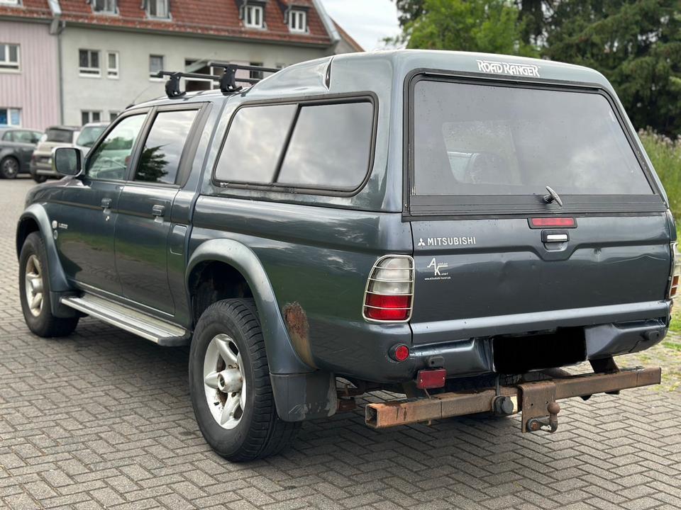 Mitsubishi L200 2.5 Dakar пробіг: 176000 рік: Juli 2005 Diesel коробка: Manuell ціна: 5700 Grau - Фото 10