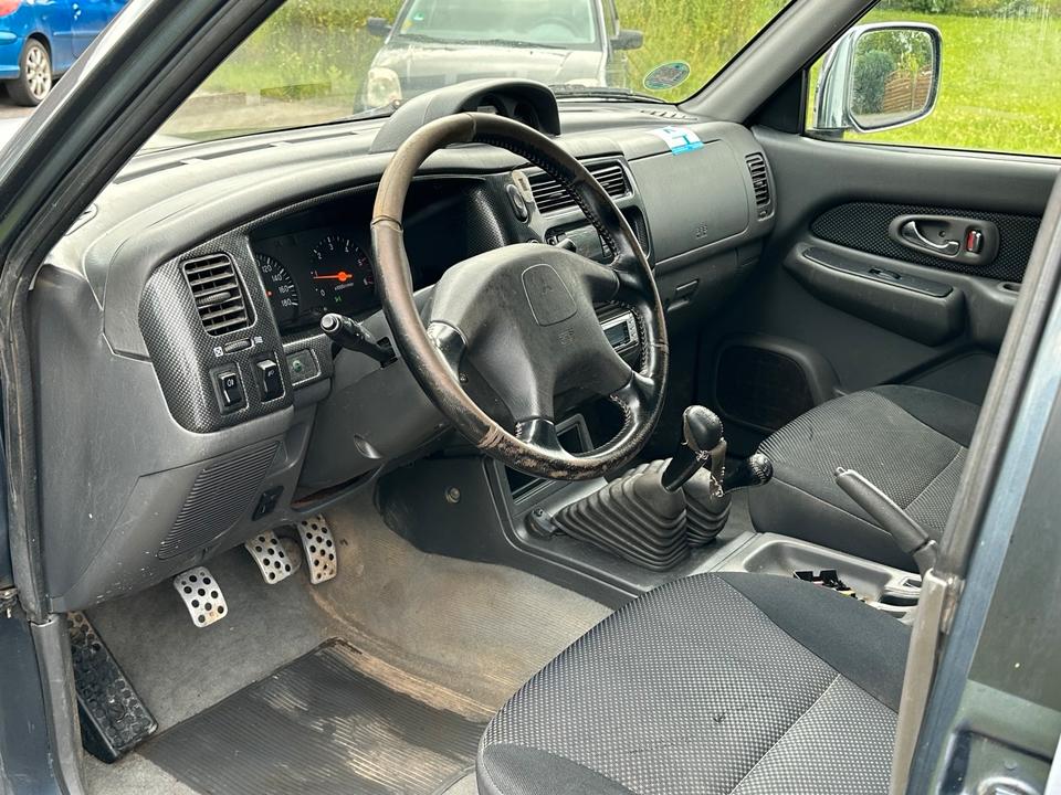 Mitsubishi L200 2.5 Dakar пробіг: 176000 рік: Juli 2005 Diesel коробка: Manuell ціна: 5700 Grau - Фото 12