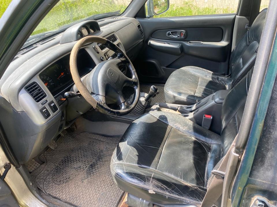 Mitsubishi L200 Pickup Export 2.5 116ps Motor Getriebe top L-Reihe пробіг: 258000 рік: März 2005 Diesel потужність:116 PS ціна: 3400 - Фото 3