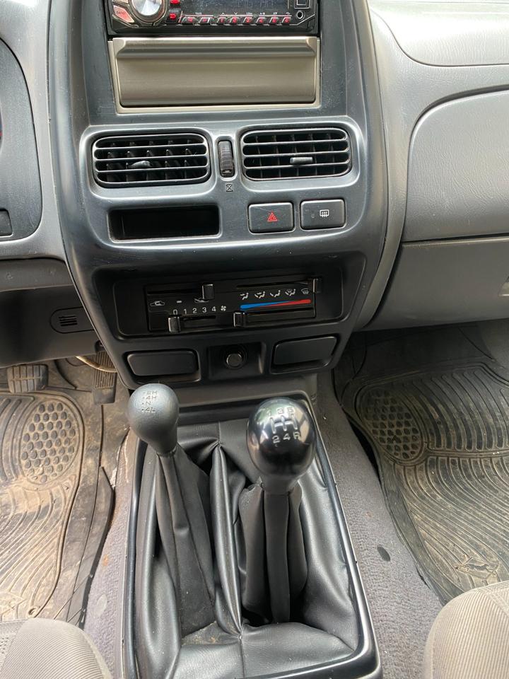 Nissan Navara D22 King Cab пробіг: 166960 рік: Oktober 2004 Diesel потужність:133 PS коробка: Manuell ціна: 6000 - Фото 6