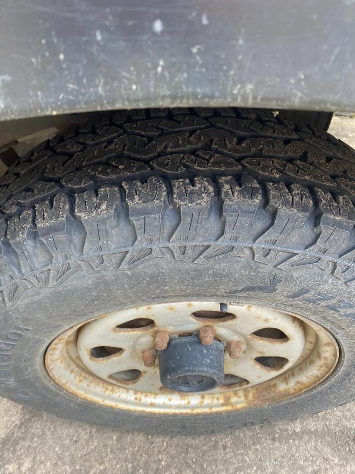 Nissan Navara D22 King Cab пробіг: 166960 рік: Oktober 2004 Diesel потужність:133 PS коробка: Manuell ціна: 6000 - Фото 8