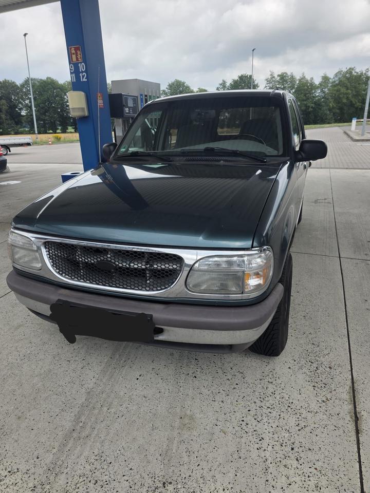 Купити вживане потужне авто з Європи Ford Explorer 4.0L V6 4x4 Bj.1995  пробіг: 240000 потужність:156 PS ціна: 2250 - Фото 0