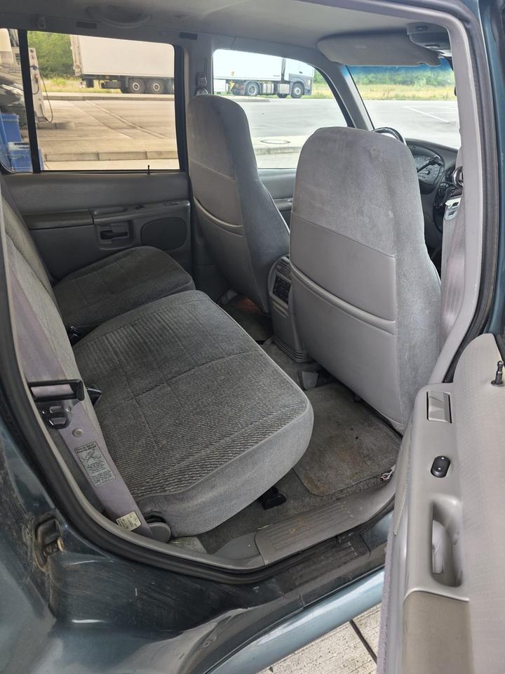 Купити вживане потужне авто з Європи Ford Explorer 4.0L V6 4x4 Bj.1995  пробіг: 240000 потужність:156 PS ціна: 2250 - Фото 6