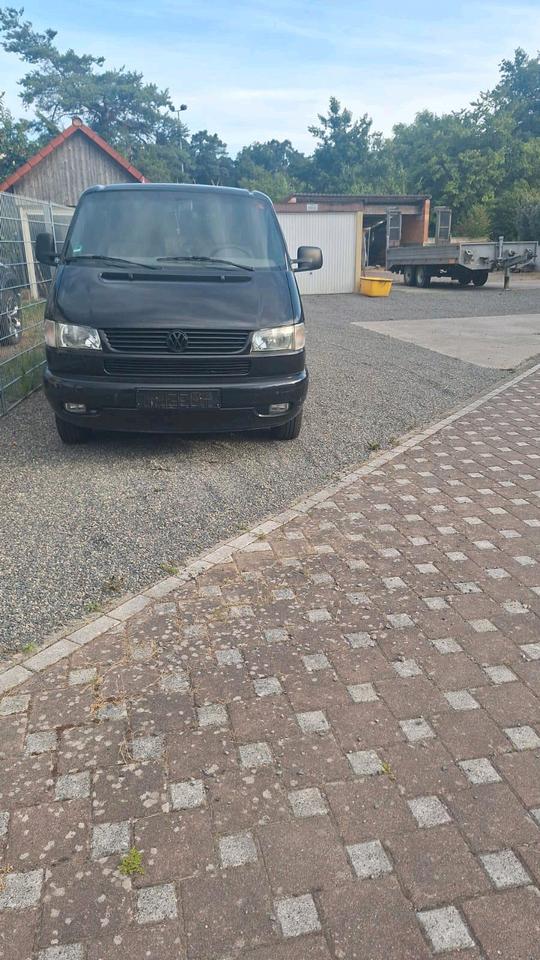 VW T4 2.5 TDI Multivan пробіг: 333000 рік: März 2002 Diesel потужність:88 PS коробка: Manuell ціна: 2200 - Фото 0