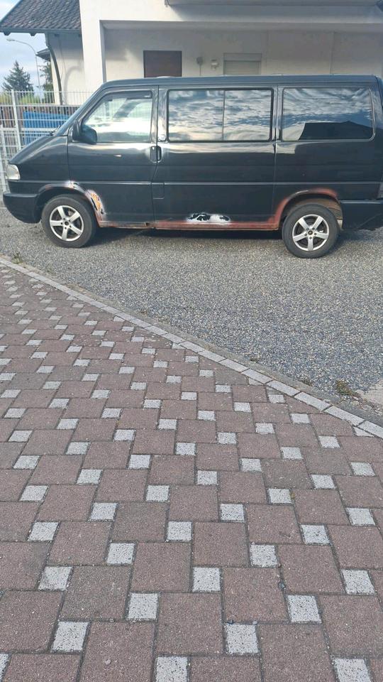 VW T4 2.5 TDI Multivan пробіг: 333000 рік: März 2002 Diesel потужність:88 PS коробка: Manuell ціна: 2200 - Фото 1