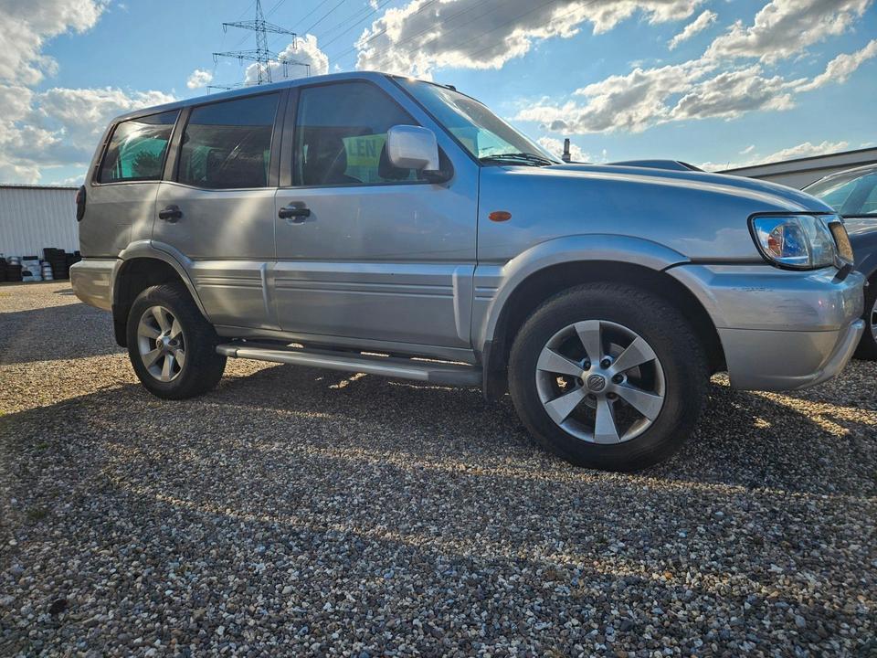 Nissan Terrano 3,0 Di Outdoor 7 Sitze 1.Hand Scheckheft пробіг: 160000 рік: Februar 2004 Diesel потужність:154 PS коробка: Manuell ціна: 5900 - Фото 0
