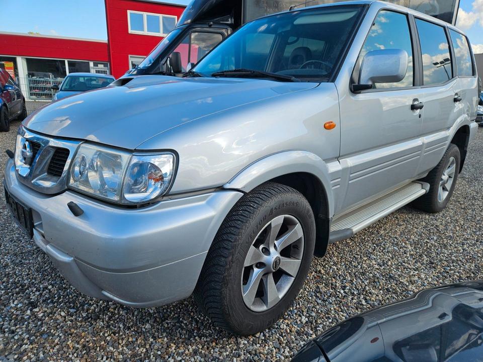 Nissan Terrano 3,0 Di Outdoor 7 Sitze 1.Hand Scheckheft пробіг: 160000 рік: Februar 2004 Diesel потужність:154 PS коробка: Manuell ціна: 5900 - Фото 1