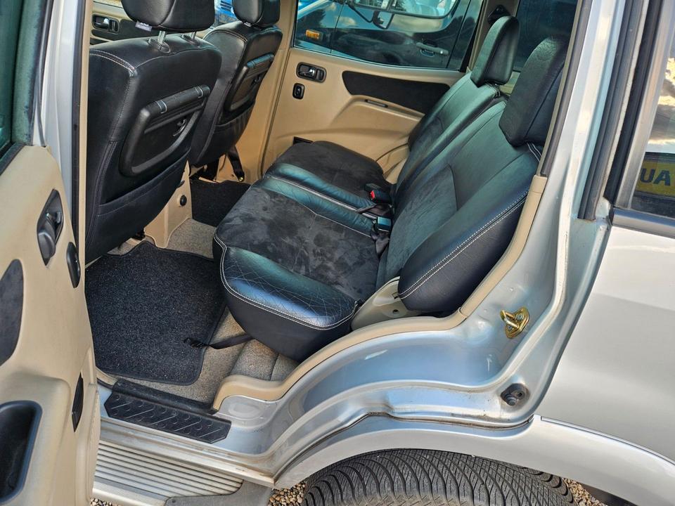 Nissan Terrano 3,0 Di Outdoor 7 Sitze 1.Hand Scheckheft пробіг: 160000 рік: Februar 2004 Diesel потужність:154 PS коробка: Manuell ціна: 5900 - Фото 6